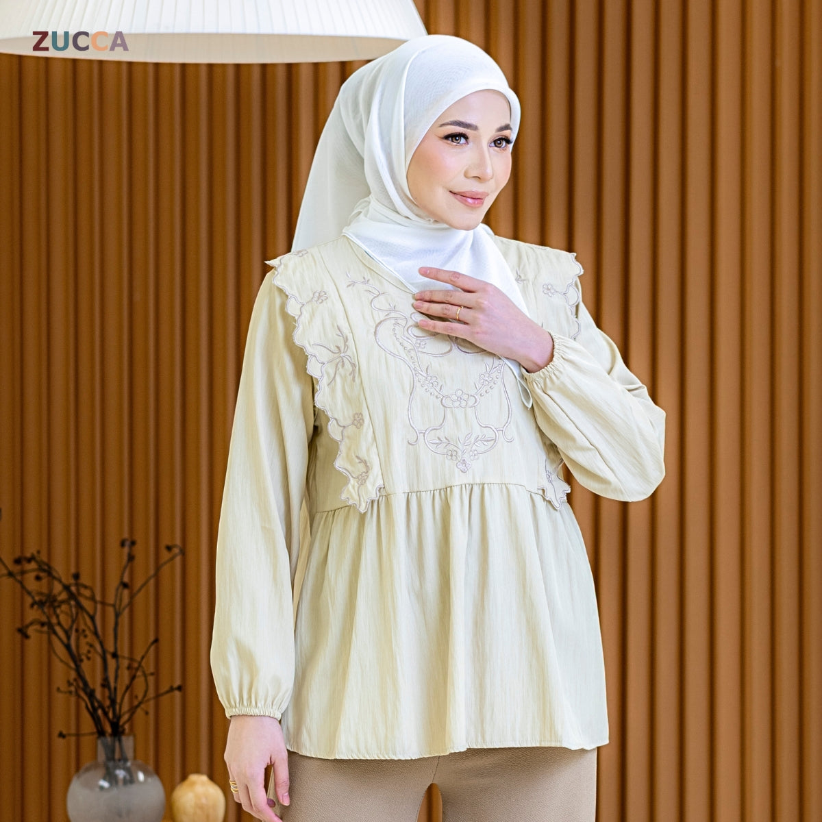 ZUCCA HAZITA BLOUSE BLOOM EMBROIDERY - DM302