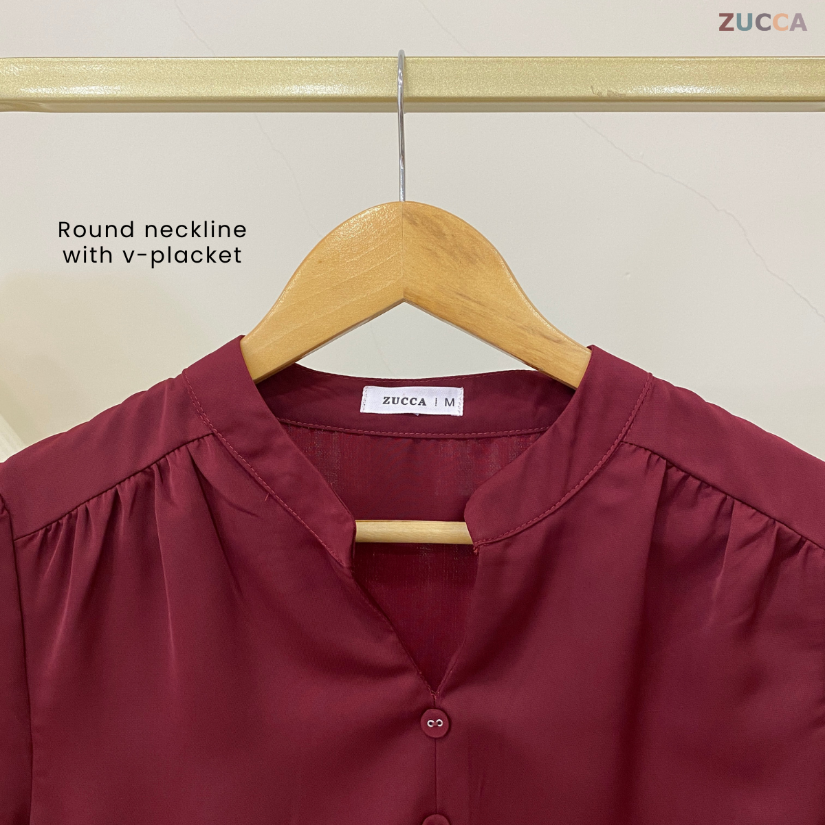 ZUCCA KELRA BLOUSE BAHU BERLIPAT DENGAN LEHER V-PLAKET - MA015