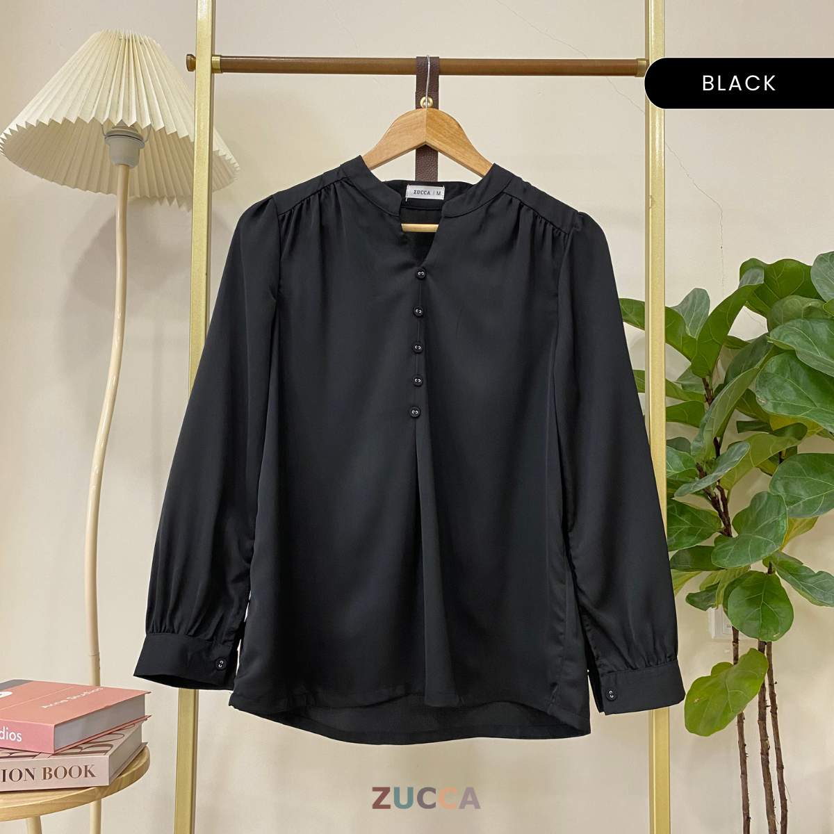 ZUCCA KELRA BLOUSE BAHU BERLIPAT DENGAN LEHER V-PLAKET - MA015
