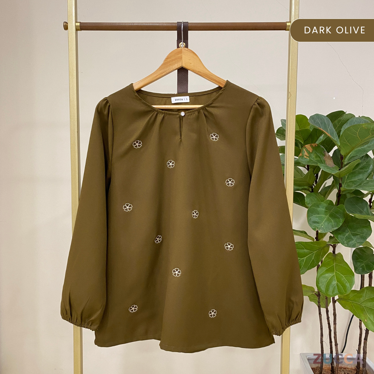 ZUCCA SHILA BLOUS LEHER BERGELOMBANG DENGAN SULAMAN FLORAL – MA005