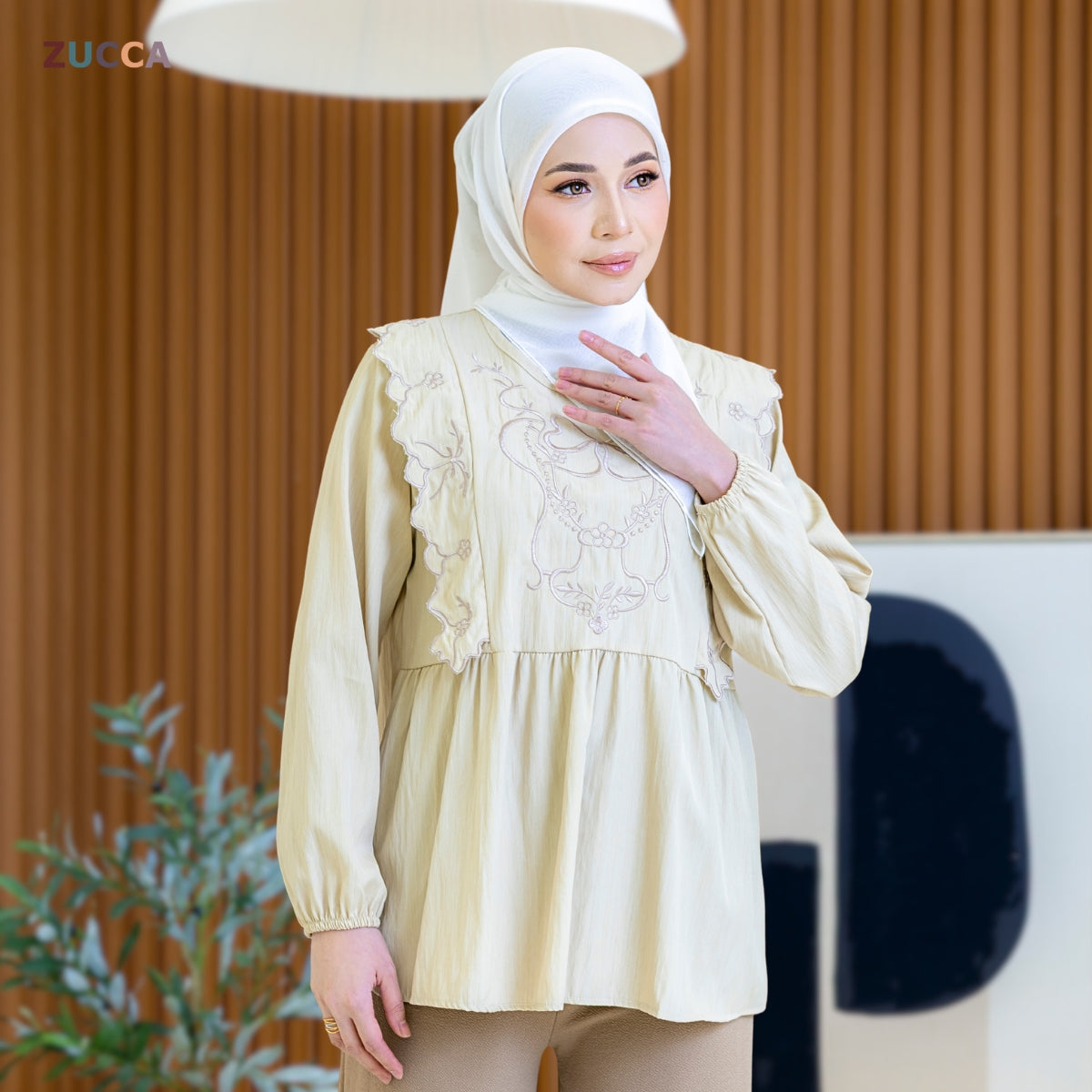 ZUCCA HAZITA BLOUSE BLOOM EMBROIDERY - DM302