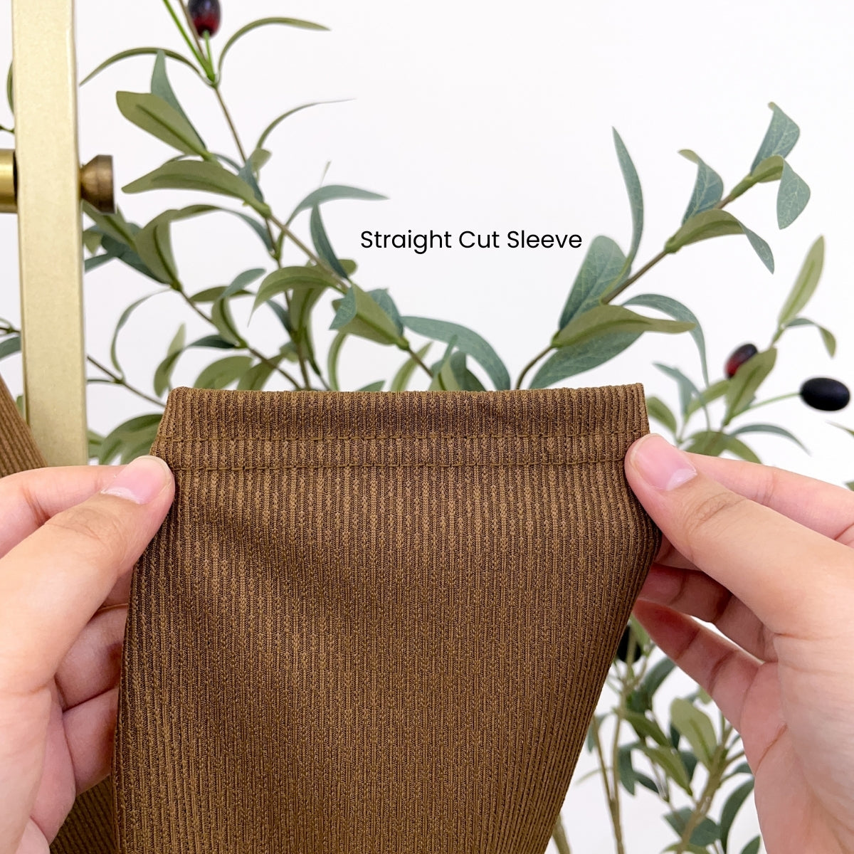 ZUCCA HAIRA WOMEN KASUAL PLAIN BLOUSE V-NECK COLLAR - DM320