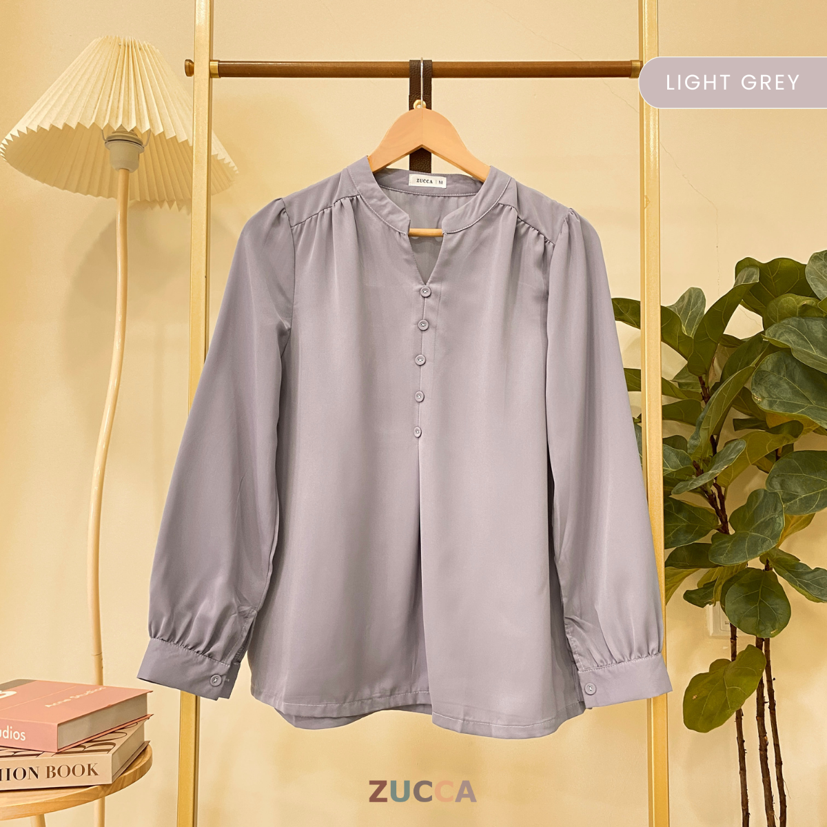 ZUCCA KELRA BLOUSE BAHU BERLIPAT DENGAN LEHER V-PLAKET - MA015