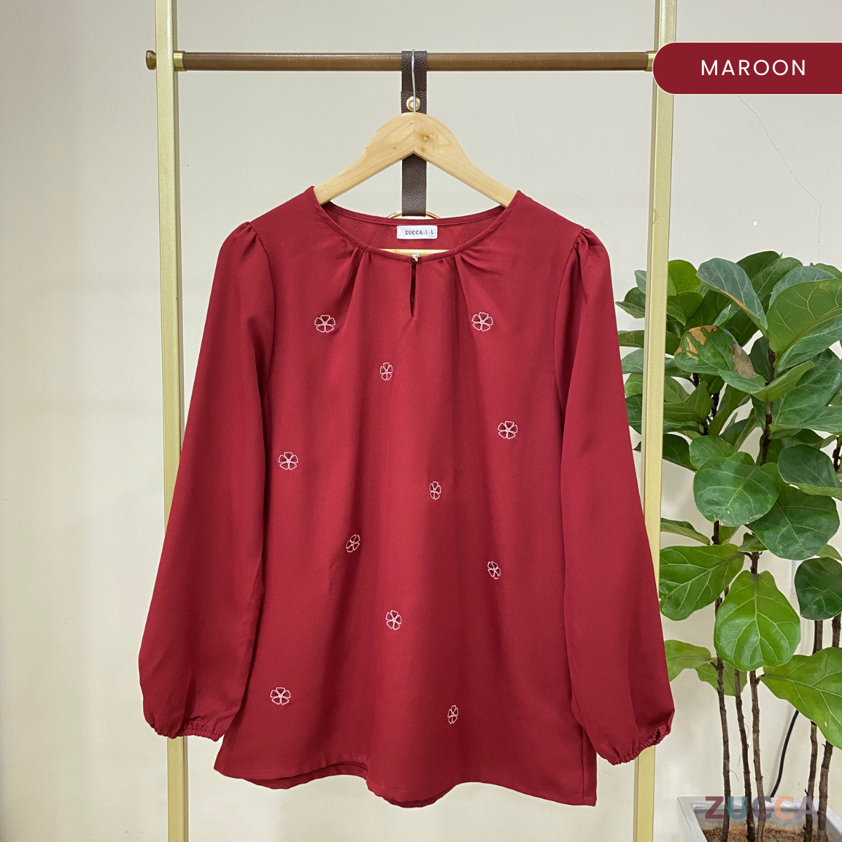 ZUCCA SHILA BLOUS LEHER BERGELOMBANG DENGAN SULAMAN FLORAL – MA005